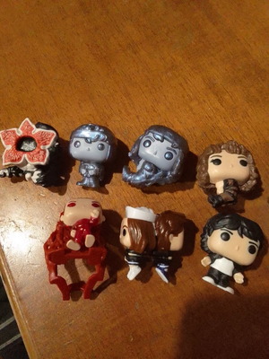 Stranger Things Kinder Joy figures like new, set of 7