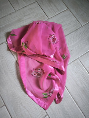 Vintage μαντήλι floral σε μεγάλο μέγεθος σαν καινούργιο, φούξια