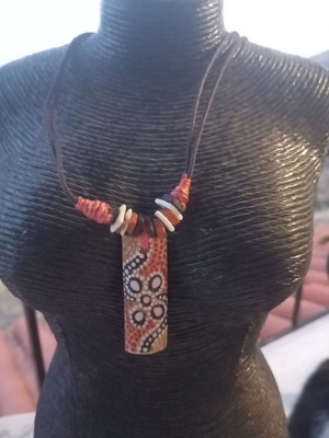 Εθνικ κολιέ λαιμού με δερμάτινο κορδόνι καινούργιο