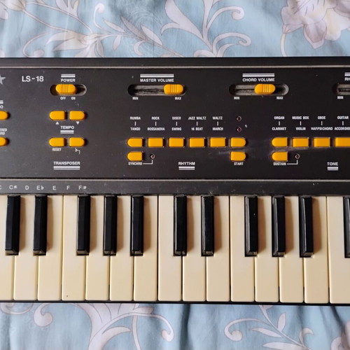 Lonestar LS-18 electronic keyboard used without power adapter