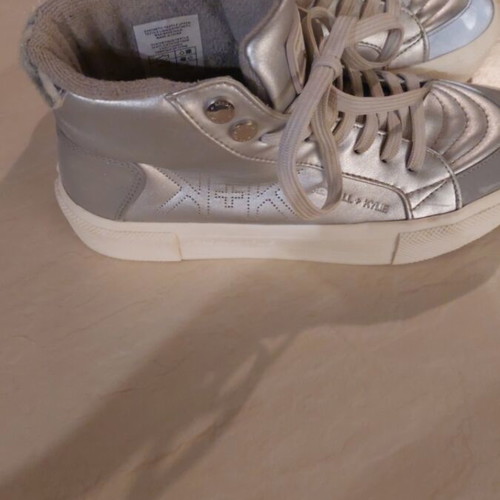 Kendall and Kylie women's shoes used, silver, size 39