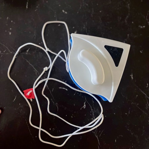 Magnetic window cleaning device used