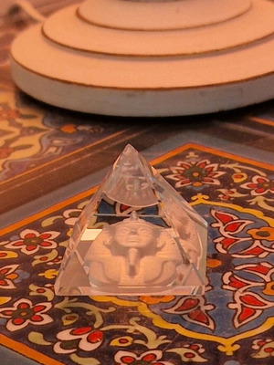Crystal pyramid with 3D Pharaoh figure new