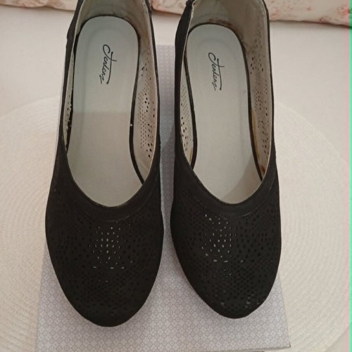 Tendenz women's summer black shoes with perforated design size 37