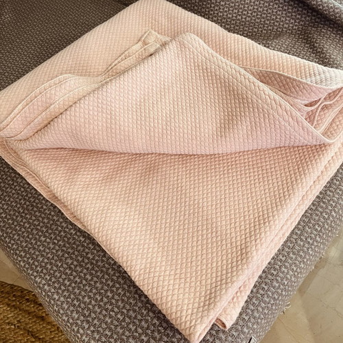Large pink pale waffle weave pique blanket used 1.90x2.20 m