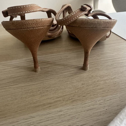 Prada vintage πέδιλα με καρδιά και χάντρες μέγεθος 40 μπεζ σαν καινούργιο