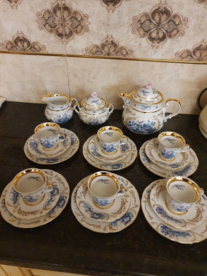 Coffee set 21 pieces 22 carat gold plated like new