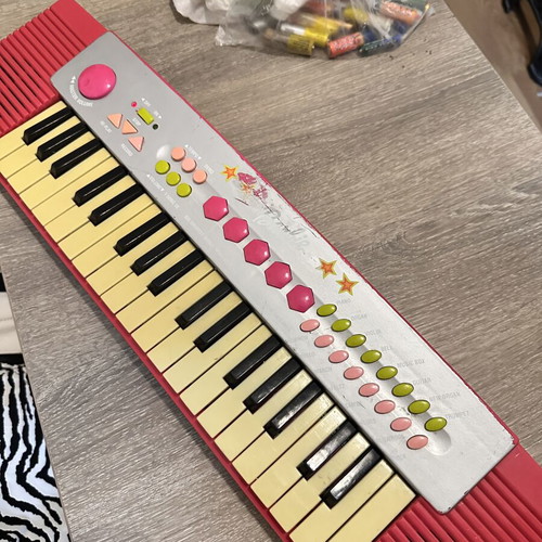 Barbie Keytar Piano Keyboard Vintage 2002