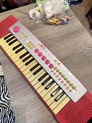 Barbie Keytar Piano Keyboard Vintage 2002