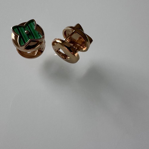 Earrings like new
