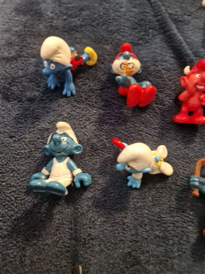 Peyo Smurfs figures used, full set