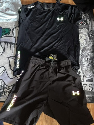 Under Armour αντανακλαστικό σετ καινούργιο, μαύρο, μέγεθος M