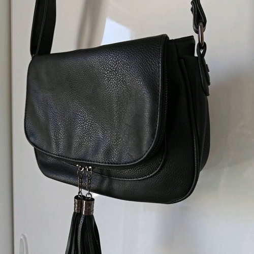 Black crossbody bag like new