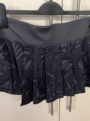 Asics Pleated Tennis Skirt gray like new, size L
