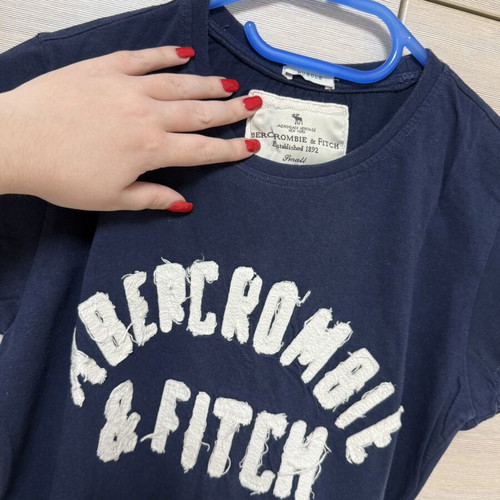 Abercrombie & Fitch navy blue cotton t-shirt Small, brand new