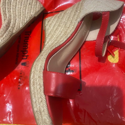 Shoes red platform sandals like new, size 39