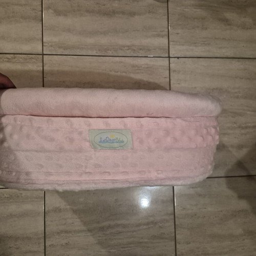 San Diego Bébé Eco-Nursing Pillow like new, pink