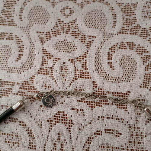 Benetton necklace new, black and white