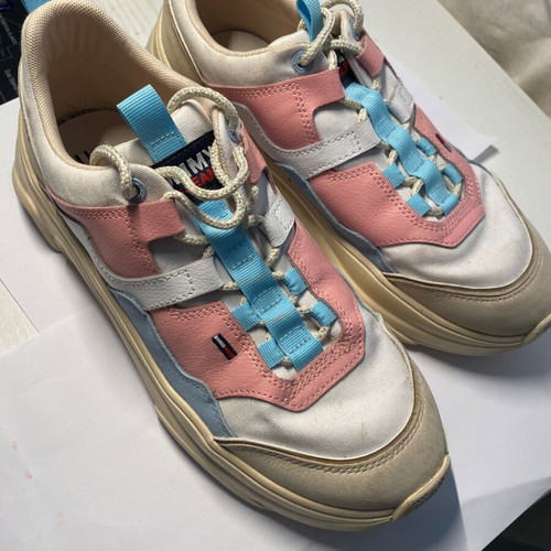 Tommy Hilfiger sneakers used, size 40, white multicolor