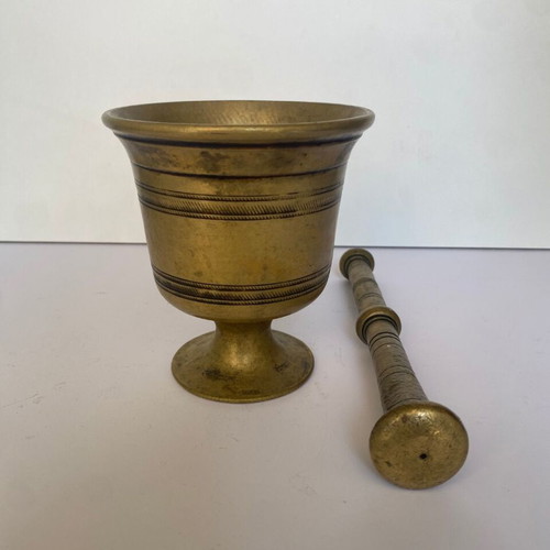 Brass mortar and pestle collectible, used traditional kitchenware
