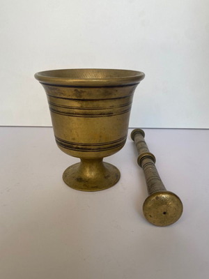 Brass mortar and pestle collectible, used traditional kitchenware