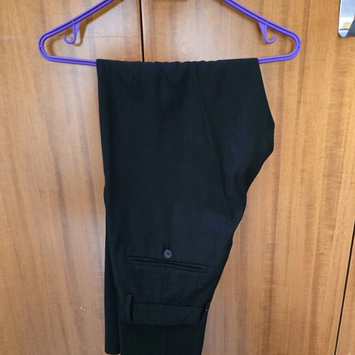 Aslanis suits like new, black