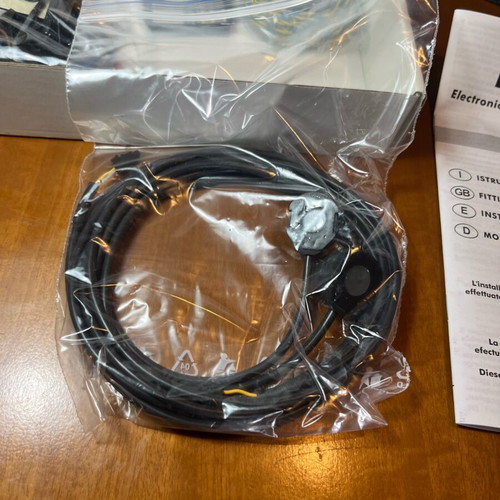 LaserLine EPS2003-1G parking system with 2 rear sensors new