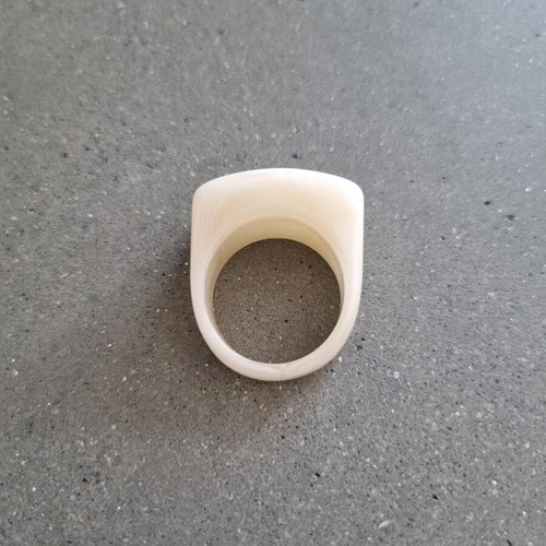Cream ring with beige swirls new, rectangular size 19mm