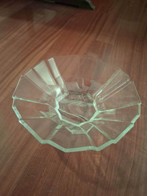 Glass serving bowl like new with geometric design