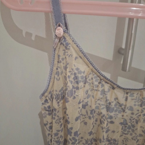 Benetton negligee like new, floral, size XS, beige and pink