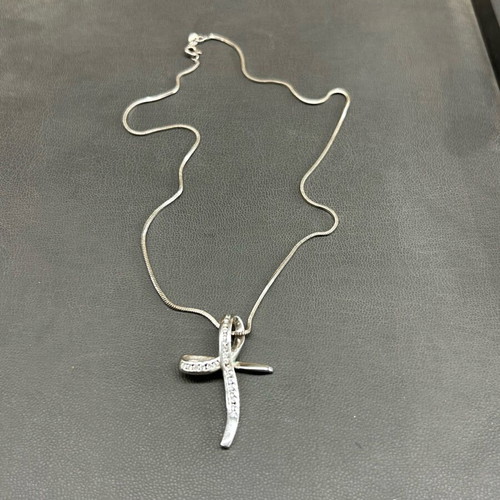 Silver cross 925 like new, 10 grams