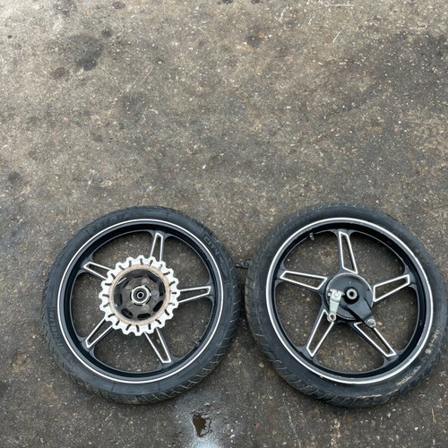 Peugeot rims like new with tires and inner tubes