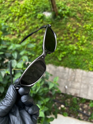 Oakley Juliet sunglasses wolf grey metallic build like new