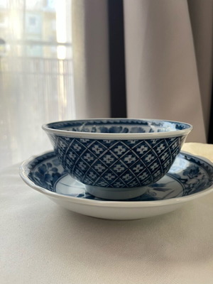 Arita Japanese Porcelain Set bowl and deep plate like new