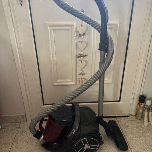 Rowenta RO7230 vacuum cleaner with 2.5lt bin like new