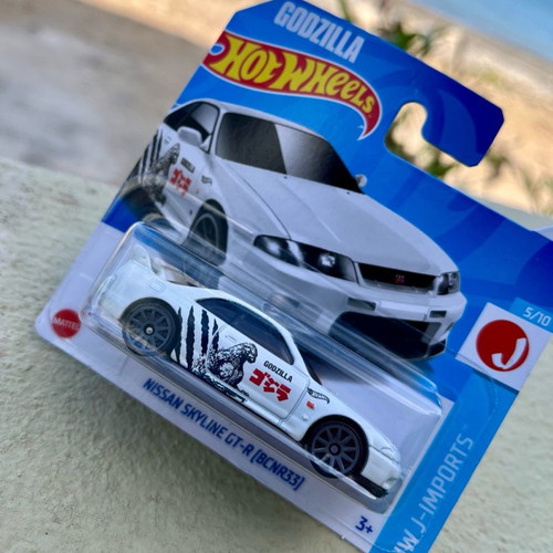 Nissan Skyline GT-R Hotwheels new, in original packaging
