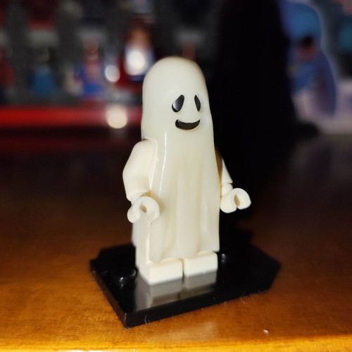 Ghost figure like new with glow-in-the-dark stand Lepin