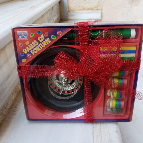 Roulette board game set with felt