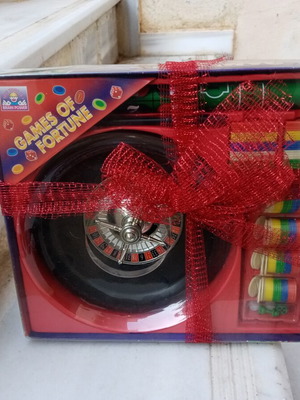 Roulette board game set with felt