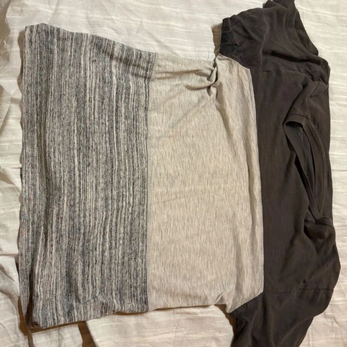 Pull & Bear men's colorblock t-shirt size M like new