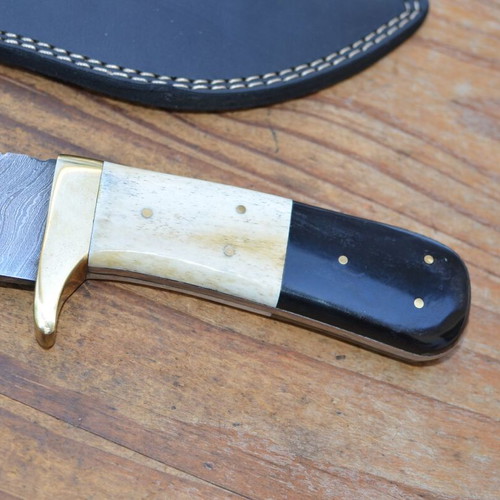 Custom Made Vintage Damascus Collectable Hunting Knife from The Eagle Collect 5747