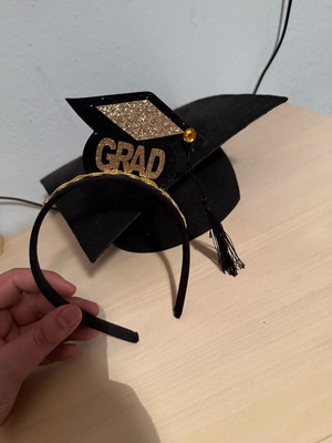 Graduation cap and headband set like new