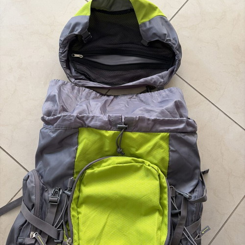 Polo Voyager 45+ climbing backpack like new with waterproof cover