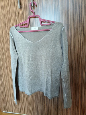 Thin women's blouse like new, white and green, sizes S and M