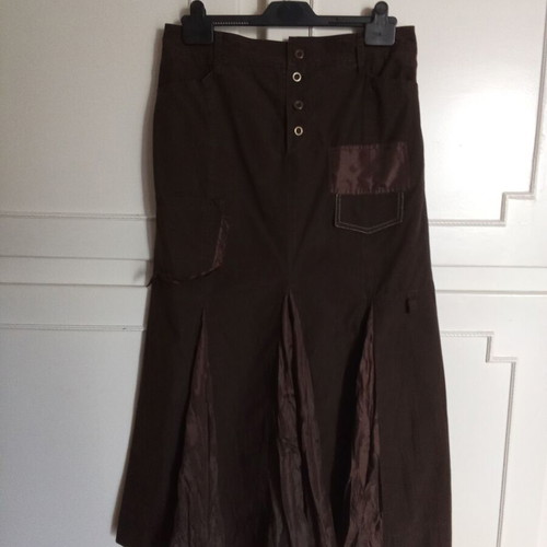 Diva By D long skirt size L like new, brown