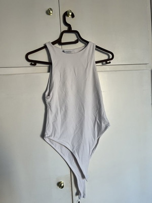 Zara λευκό κορμάκι small μέγεθος σαν καινούργιο