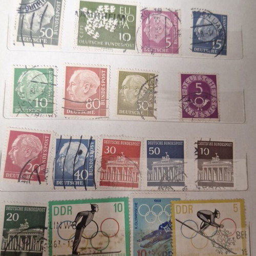 Stamp collection like new, about 400 pieces in album
