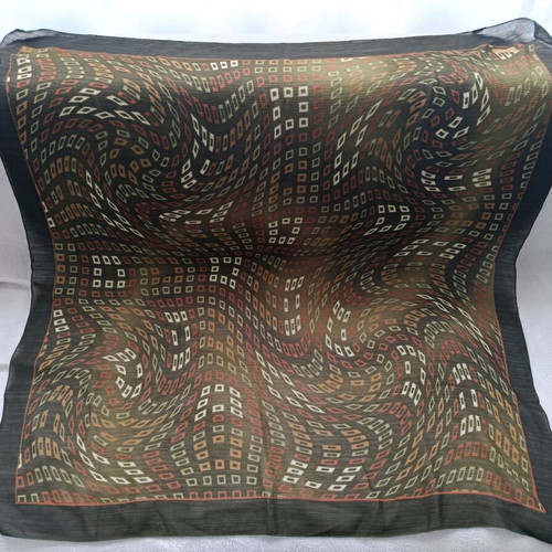 Headscarf used, size 95/90 cm