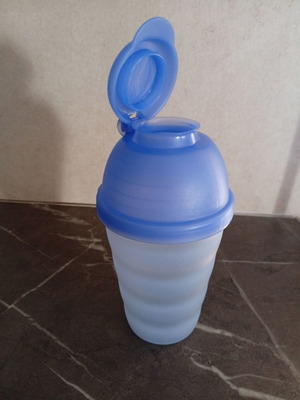 Tupperware coffee bottle new blue unused