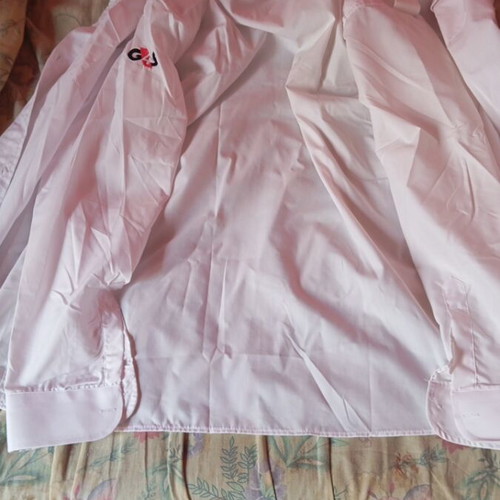 Security clothes like new, 2 shirts and 2 trousers